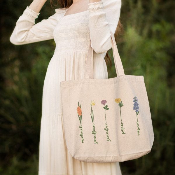 Mothers Day Garden Flower Tote Bag, Personalized Mama Grandma Birth Flower Tote Bag, Mom Birthday Gift, Women Shopping Bag, New Grandma Gift
