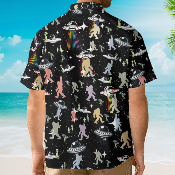Alien & Bigfoot Funny Ufo Abduction Sci-Fi Party Hawaiian Shirt
