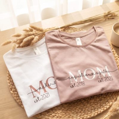 Personalised MOM t-shirt , Mama t-shirt with childrens names and year , Baby shower , Mothers day , Pregnancy reveal , Custom gift for mum