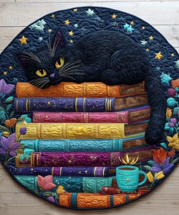 Black Cat Book Stacks Quilted Round Mat