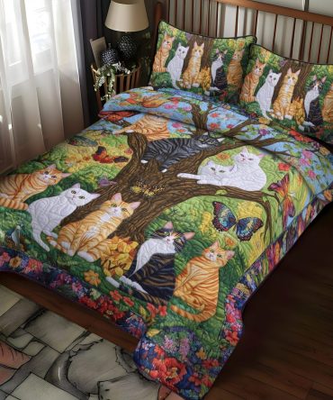 Blooming Purrfection 3-Piece Quilted Bedding Set