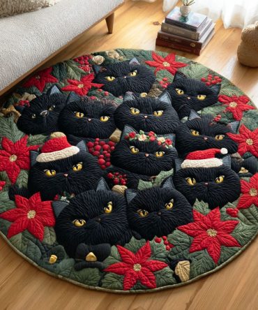 Christmas Eve Cat Quilted Round Mat