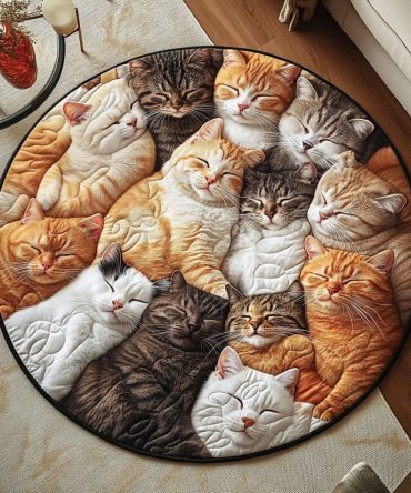 Cozy Kittens Wheel Quilted Round Mat