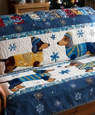 Dachshund Couple Snuggles Quilted Sofa Cover