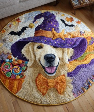 Golden Retriever Spells Quilted Round Mat
