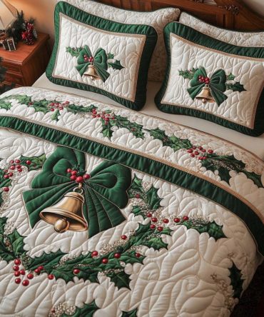 Holly Bow Harmony 3-Piece Quilted Bedding Set
