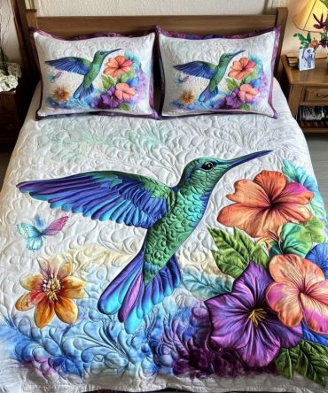 Humming Harmony 3-Piece Quilted Bedding Set