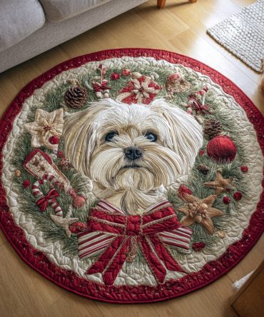 Maltese Holiday Wreath Quilted Round Mat