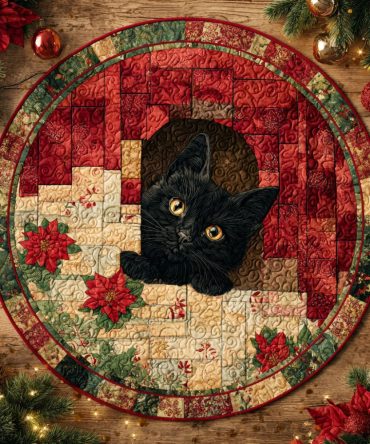 Merry Peek Quilted Round Mat