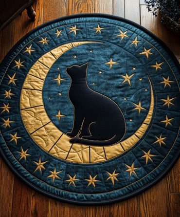Moonlight Gaze Quilted Round Mat