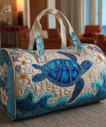 Ocean Turtle Quilted Duffle Bag – Coastal Weekender Travel Bag for Beach, Gym & Overnight Trips, Tropical Turtle Print
