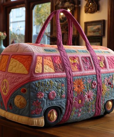 Retro Breeze Quilted Duffle Bag - Stylish Travel Companion for Every Adventure