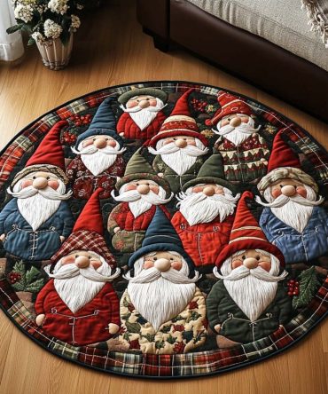 Santa Gathering Quilted Round Mat