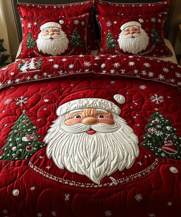 Santa Glow 3-Piece Quilted Bedding Set