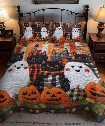Spooky Feline 3-Piece Quilted Bedding Set
