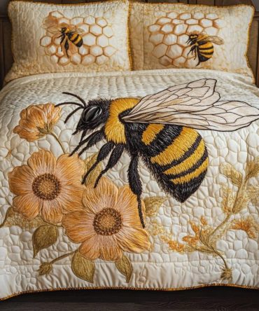 Sweet Swarm 3-Piece Quilted Bedding Set