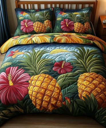 Tropical Pineapple Paradise 3-Piece Quilted Bedding Set