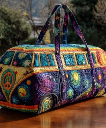 Wander Roads Quilted Duffle Bag - Stylish Travel Companion for Weekend Getaways