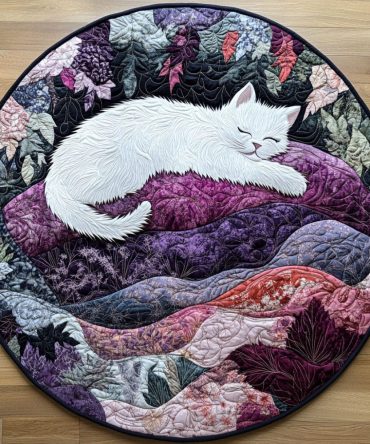 White Velvet Quilted Round Mat