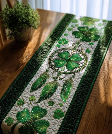 Clover Dreamweave Quilted Table Runner