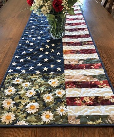 Daisy Glory Quilted Table Runner