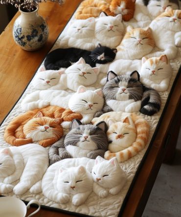 Feline Siesta Quilted Table Runner