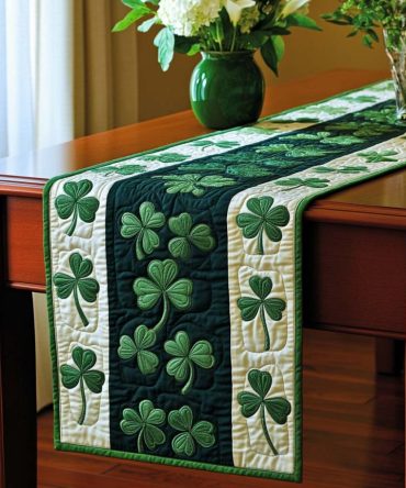 Leafy Fortune Quilted Table Runner