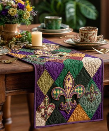 Noble Fleur Quilted Table Runner