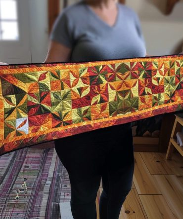 Cozy Maple Leaves Thanksgiving Quilted Table Runner