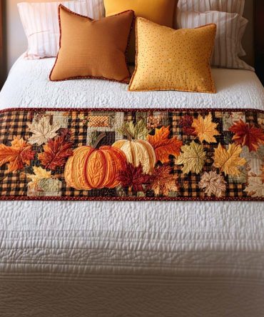 Amber Maple Lane Quilted Bed Runner - Autumn Maple Leaf Bedding Accent In Warm Amber Hues, Cozy Throw To Create Inviting Fall & Harvest-Themed Bedrooms