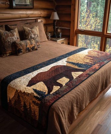 Bear Nest Quilted Bed Runner - Cozy Cabin Throw With Bear Motif For Queen & King Beds, Reversible & Machine-Friendly Accent