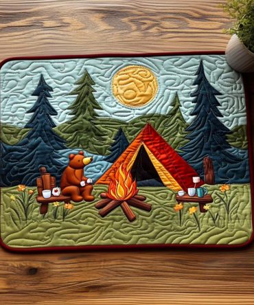 Campfire Cozy Quilted Placemat — Warm Rustic Table Accent, Heat-Resistant Quilted Placemat for Family Dinners & Outdoor Evenings, Easy-Care