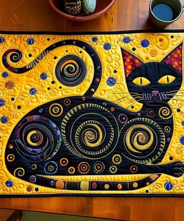 Secret Moonlight Cat Quilted Table Placemat — Cozy Cat Silhouette Kitchen Mat, Cotton Quilted, Washable, Heat-Resistant, Stylish Gift