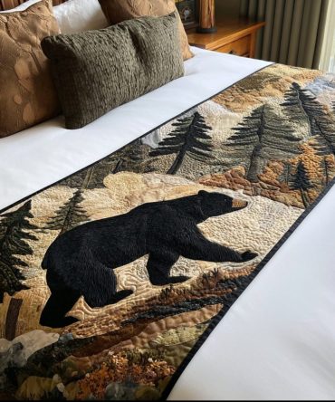 Cedar Creek Quilted Bed Runner – Rustic Chic Bedding Accent With Timeless Pattern, Soft Cotton-Blend, Durable & Machine Washable