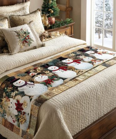 Chilly Companions Holiday Quilted Bed Runner - Cozy Winter Bedding Accent, Soft Stitched Runner For Festive Bedroom Styling