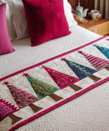 Christmas Trees Quilted Bed Runner — Evergreen Holiday Bed Scarf With Festive Tree Motif, Reversible Decorative Runner For Seasonal Styling