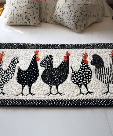 Cluckingham Luxe Quilted Bed Runner — Elegant Rooster & Chicken Design Bed Scarf For Farmhouse Chic Bedrooms, Durable Quilting