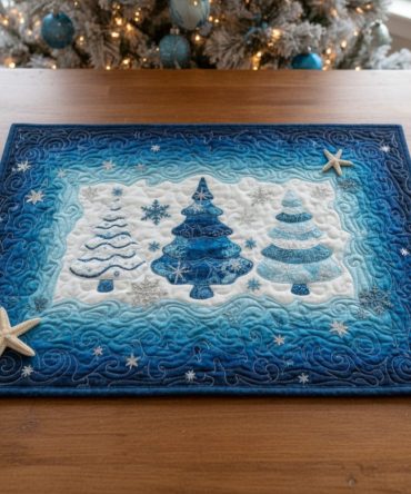 Coastal Yuletide Quilted Placemat - Nautical Holiday Table Decor, Sand And Sea Motif, Durable Cotton, Easy Care
