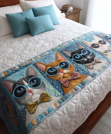 Cool Cats Quilted Bed Runner – Modern Cat-Themed Bedding Accent, Contemporary Quilting, Soft Durable Fabric For Trendy Bedrooms