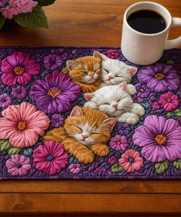Handcrafted Cozy Cat Quilted Placemat — Soft Autumn Table Accent, Heat-Resistant & Machine-Washable for Stylish Dining