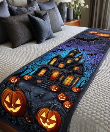 Halloween Quilted Bed Runner — Gothic Creepy Charm Accent For Bed Decor, Plush Cotton Blend Throw For Queen & King Beds