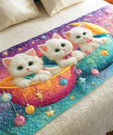 Dreamy Cat Corner Quilted Bed Runner — Cute Feline Decorative Throw For Beds, Soft Quilting, Playful Accent For Cat Lovers And Cozy Bedrooms
