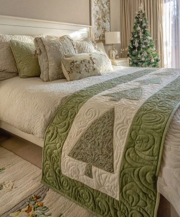 Evergreen Dream Quilted Bed Runner — Classic Pine Green Holiday Bed Scarf, Warm Quilted Accent For Rustic & Traditional Bedroom Decor