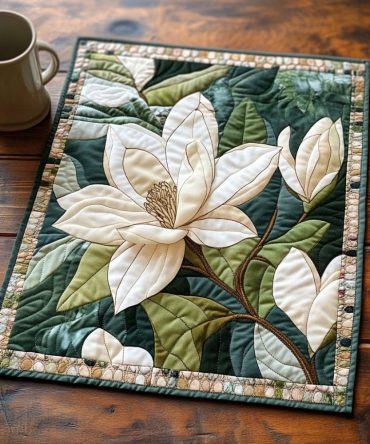 Evergreen Magnolia Quilted Placemat – Green Floral Cotton Table Mat, Seasonal Table Accent, Durable Quilting & Machine-Washable For Year-Round Use
