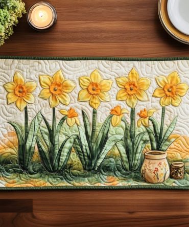Spring Floral Quilted Dining Placemat — 100% Cotton Table Mat, Machine Washable Decorative Dinner Table Accent For Home