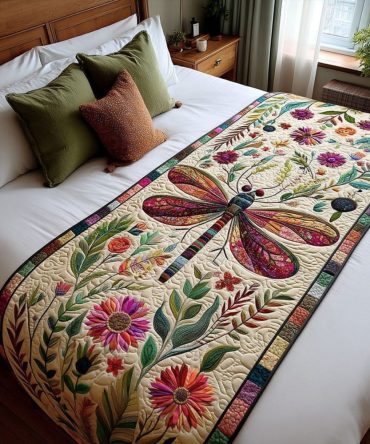 Garden Breeze Floral Quilted Bed Scarf — Reversible Cotton Bed Runner For Elegant Bedroom Decor, Machine-Washable
