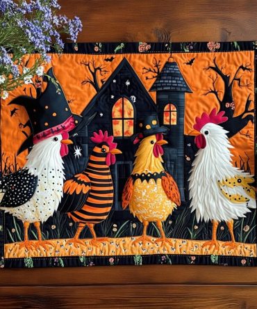 Halloween Hens Quilted Placemat — Whimsical Poultry Pattern, Insulated & Machine-Washable Table Mat For Festive Fall Or Halloween Entertaining
