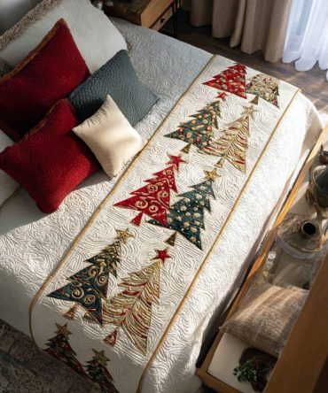 Holiday Lights Quilted Bed Scarf — Bright Festive Bed Runner For Christmas Styling, Decorative Reversible Accent With Cheerful Motif