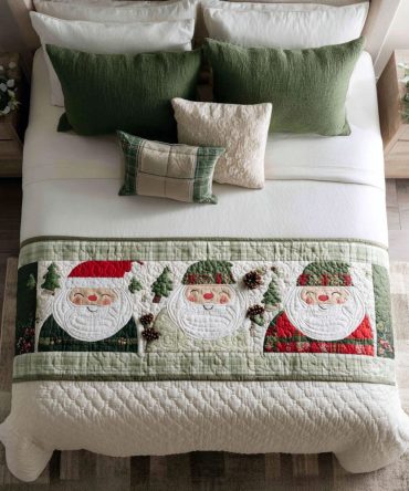 Holly Delight Quilted Bed Runner — Classic Holly & Berry Bed Scarf For Christmas Décor, Quilted Festive Accent Throw