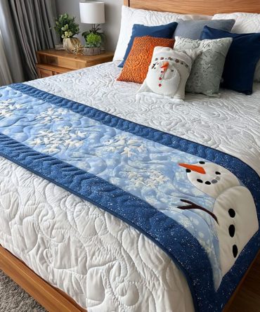Icy Bliss Quilted Bed Runner — Cool Winter Palette With Snowflake Motif, Soft Cotton-Blend, Reversible & Easy-Care Accent